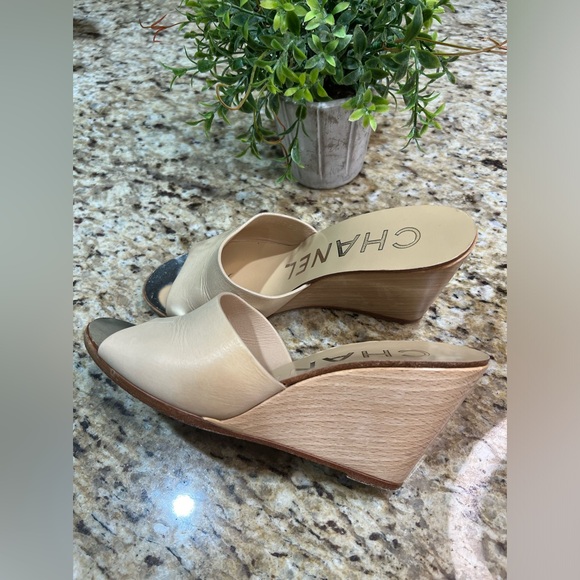 CHANEL Cream Leather Open Toe Wooden Wedges Mules 37 - Picture 3 of 12